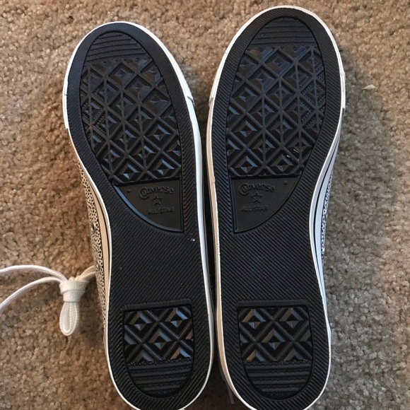 Converse - Picture 2 of 3